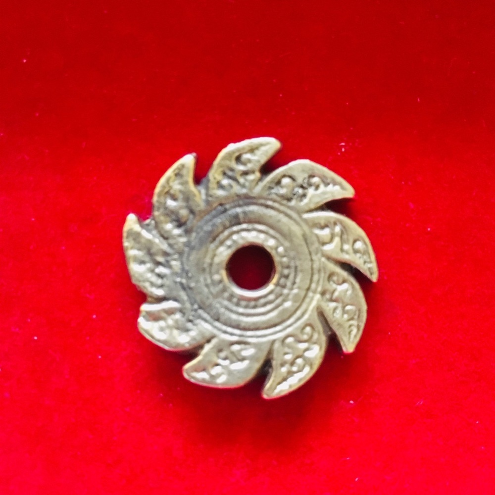 Antique LORD NARAI Vishnu diety god weapon amulet